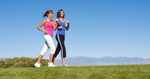 Modella il fisico e consente di perdere peso, ecco il fitwalking