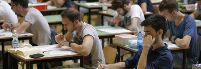 Le scuole riaprono per l’esame di Maturità 2020: la prova orale sarà in classe, a partire dal 17 giugno