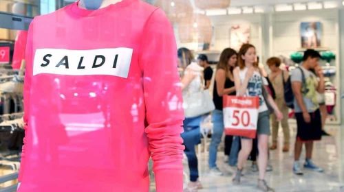 Confesercenti Salerno, saldi estivi al via il 5 luglio: opportunità o semplice formalità per il commercio tradizionale?
