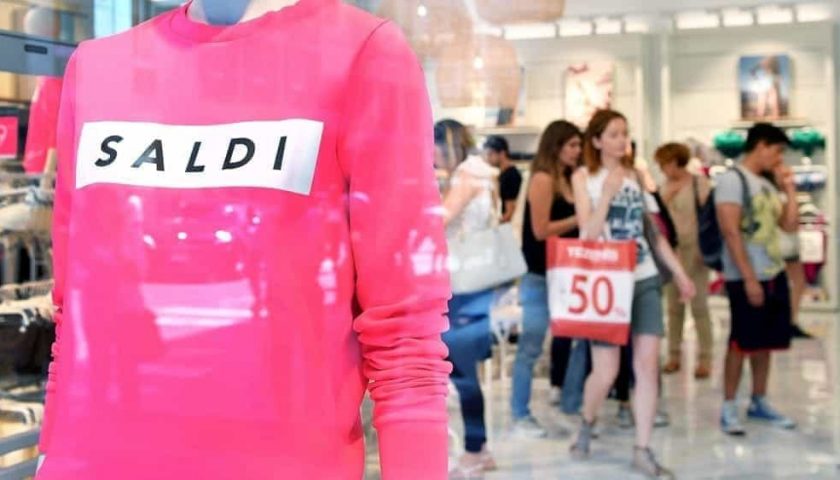Salerno, i commercianti: No allo shopping notturno, sì agli eventi di arte visiva