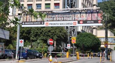 Salerno, pedone travolto da bus in via dei Principati: le sue condizioni sarebbero serie