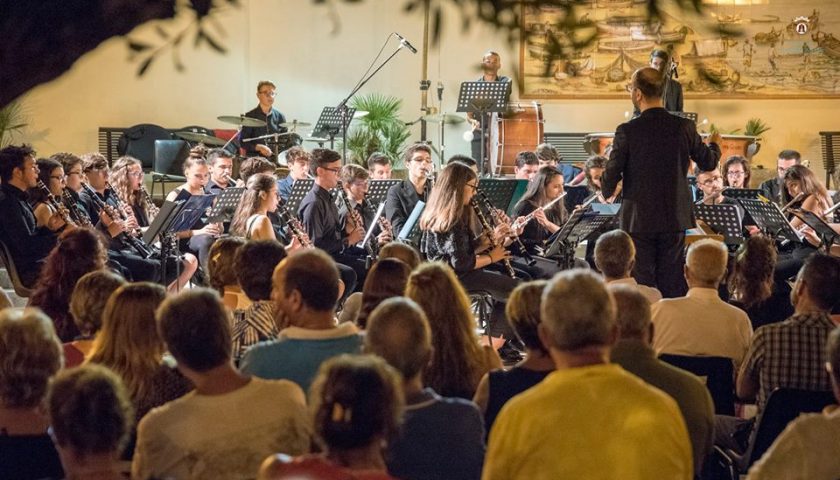 Musica in piazza a Castellabate, domani il concerto dell’Orchestra Giovanile del Cilento