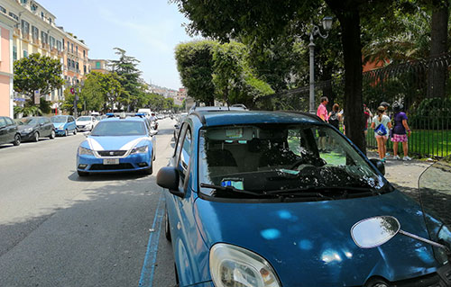 Lite con scazzottata nella Villa Comunale, interviene la Polizia