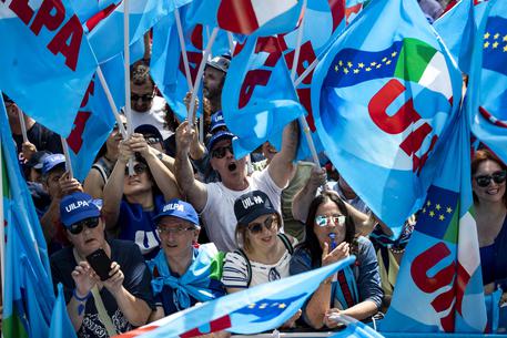 Flat tax: Studio Uil, poco per dipendenti