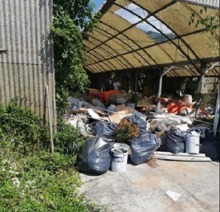Campagna: rinvenuta mega discarica abusiva rifiuti speciali