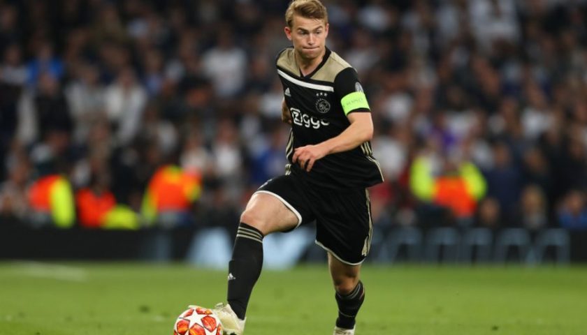 Ufficiale l’approdo di de Ligt alla Juventus, per lui un quinquennale da oltre 85 milioni