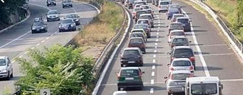 Tamponamento sul Raccordo Salerno/Avellino: nessun ferito ma traffico in tilt