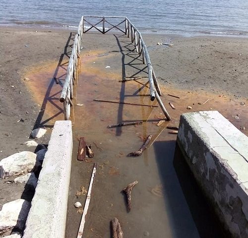Acque rosse a Santa Teresa «Colpa di una fogna sotterranea»