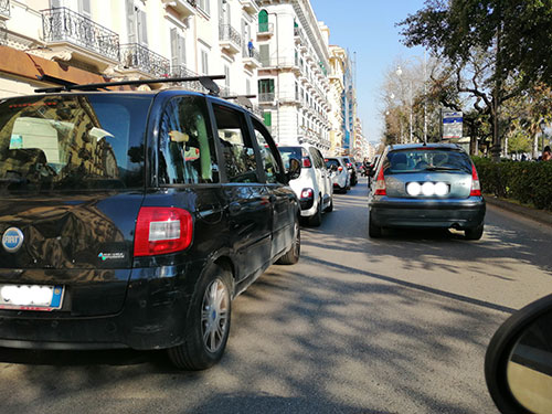 Emergenza traffico a Salerno, i sindacati: “Serve caserma polizia municipale al centro della città”