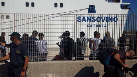 Open Arms: ‘Italia e Spagna diano mezzi per lo sbarco’