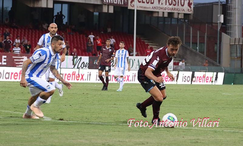 Brutta Salernitana, il Benevento passa all’Arechi grazie alle reti di Viola e Sau