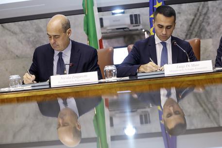 Governo: Zingaretti vede Di Maio, ma è scontro sul nome di Conte