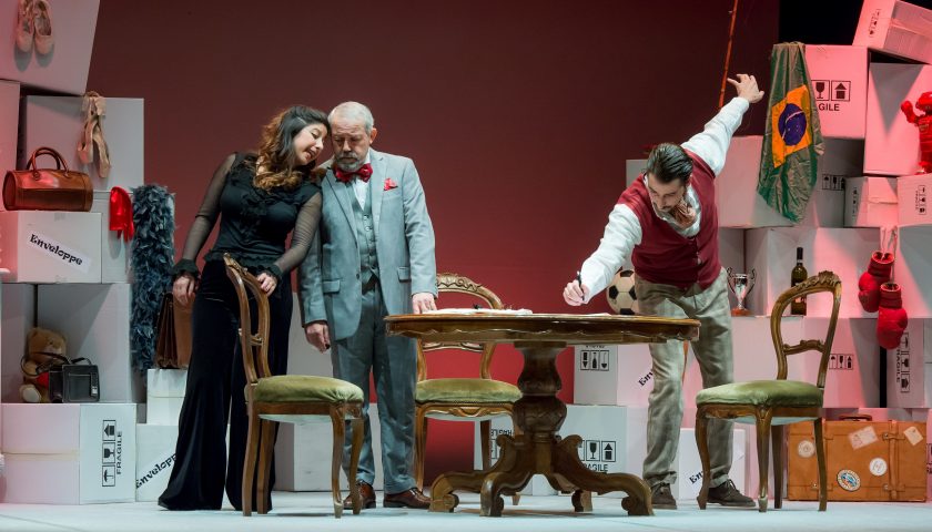 IN SCENA “SOUVENIR”, COMMEDIA ROMANTICA E DIVERTENTE SULL’AMORE E SUOI INGRANAGGI