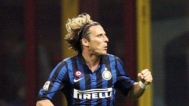 Diego Forlan si ritira: “Dopo 21 anni di carriera è il momento di smettere”