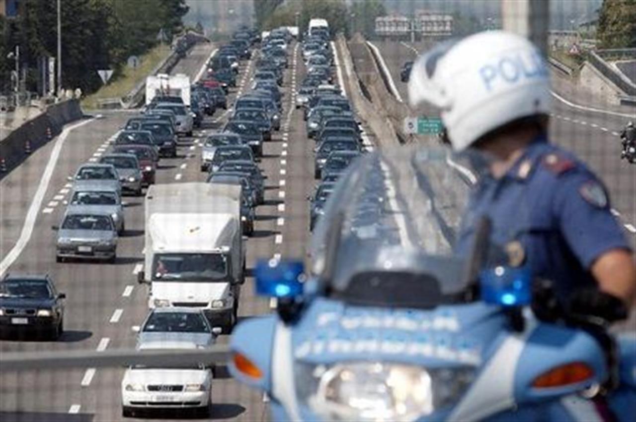 PONTE DEL 2 GIUGNO: NEL LUNGO WEEKEND CHE ANTICIPA LA STAGIONE ESTIVA 45 MILIONI DI VEICOLI DA OGGI A MARTEDÌ