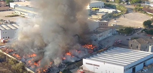 L’incendio di Battipaglia: dopo il rogo scatta il monitoraggio