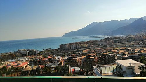 Il confine che vale 90mila euro: da Salerno a Castiglione del Genovesi la stessa casa costa il 62% in meno Il confine che vale 90mila euro: da Salerno a Castiglione del Genovesi la stessa casa costa il 62% in meno