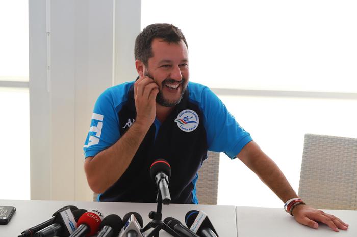 Salvini: “No a inciuci, gli italiani vogliono un governo forte”