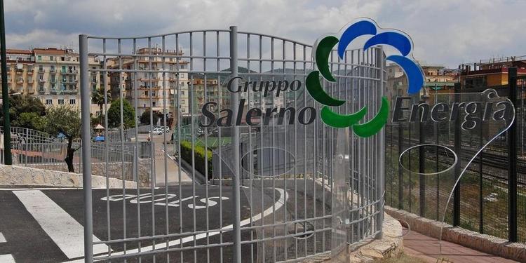 Salerno Energia, la Seven Iren rinvia il pagamento delle bollette e per i morosi nessun distacco di luce e gas