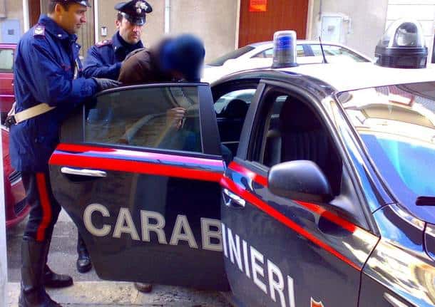 Minaccia due coniugi con una pistola: Carabinieri Ravello arrestano un 57enne