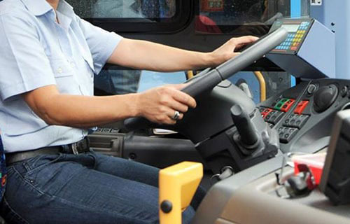 Salerno: aggressione verbale e fisica tra pendolari a bordo del bus
