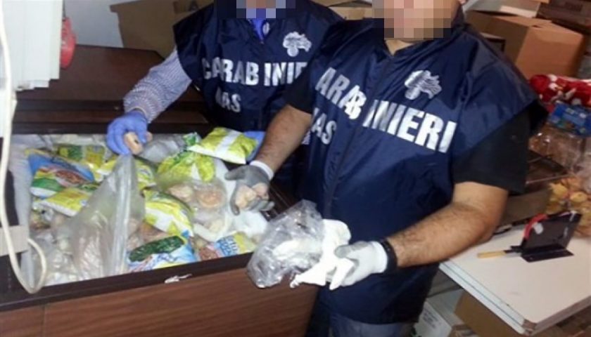 Alimenti non tracciati: chiuso ristorante cinese a Salerno