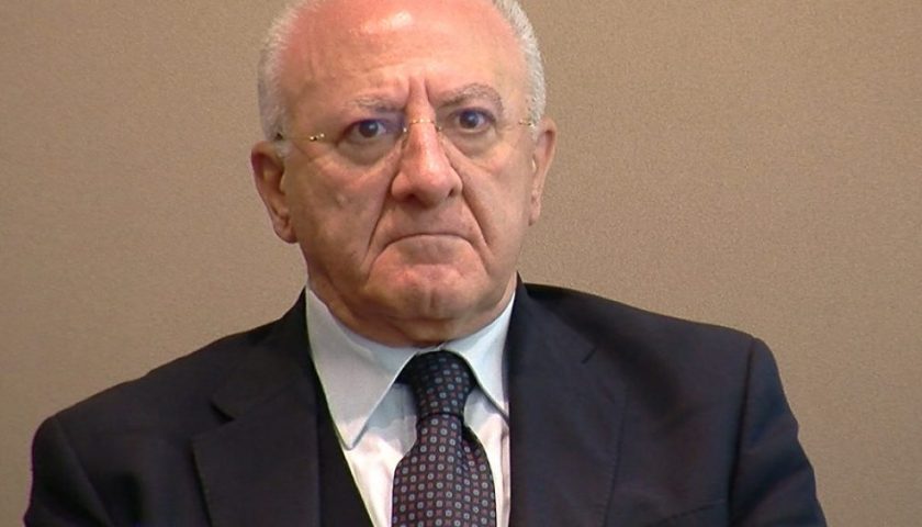 L’ira di Vincenzo De Luca su Salerno Pulita: “La città è sporca, ora basta!”
