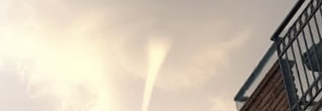 Palinuro, lo strano fenomeno: una tromba d’aria verso l’alto