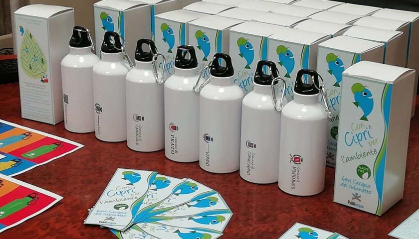 Scuole della Costiera Amalfitana plastic free: borracce in regalo per 3000 studenti