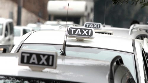 Taxi e aeroporto, replica dei tassisti: “Accuse infondate contro il Comune Battipaglia”