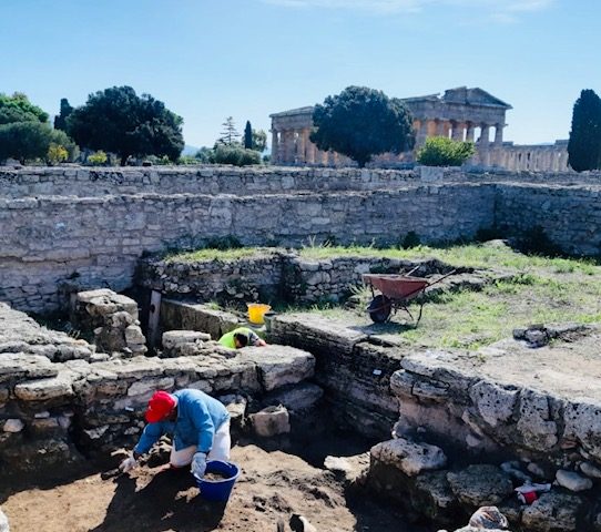 Paestum: riprendono gli scavi nel quartiere abitativo