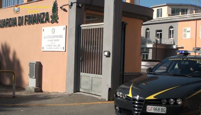 Truffa, sequestrato un negozio di elettrodomestici nel centro di Salerno