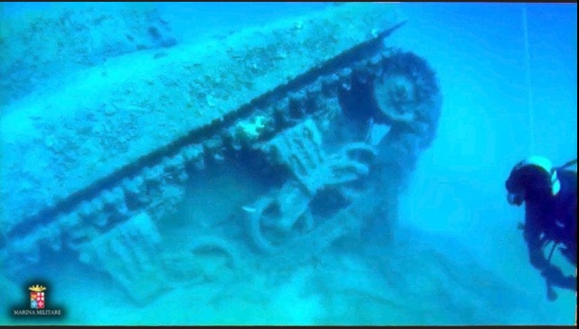 Paestum, nel mare c’è un carro armato americano