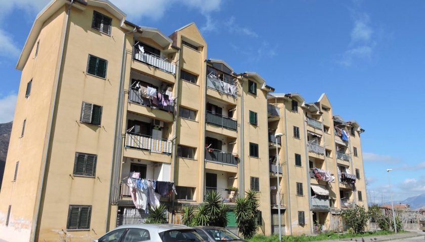 Alloggi popolari, iniziati questa mattina i lavori di recupero