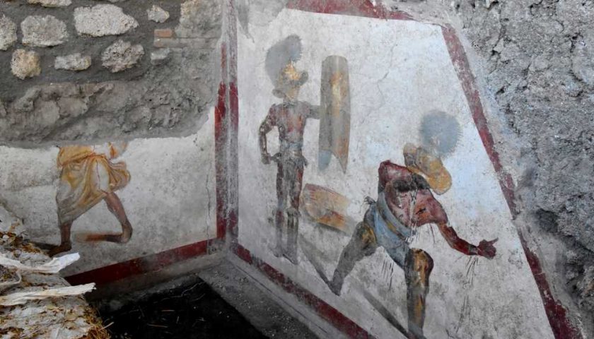 Pompei: scoperto affresco con combattimento due Gladiatori