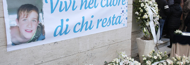 Morto a 13 anni in ospedale, tre medici finiscono a processo