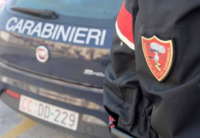 Coronavirus: raffiche di controlli, multe e chiusure di negozi da parte dei Carabinieri