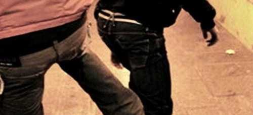 Rissa a Eboli, i residenti allertano le forze dell’ordine: sequestrato un coltello Rissa a Eboli, i residenti allertano le forze dell’ordine: sequestrato un coltello