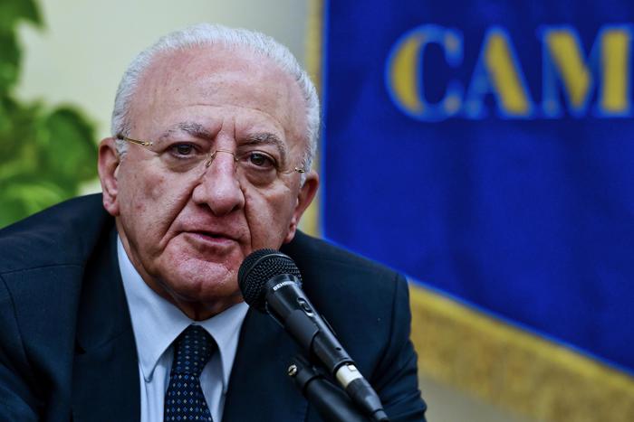 Rifiuti: De Luca, deluso chi ha “secciato”