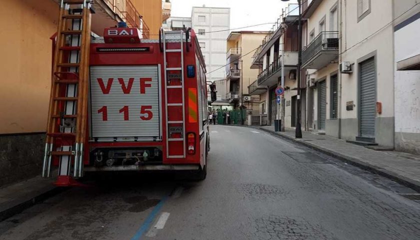 Maltempo ad Angri, famiglia bloccata in casa dopo la bomba d’acqua