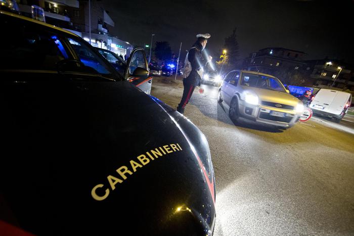 Controlli anti covid a Salerno, 18 cittadini multati perchè senza mascherina e un locale chiuso