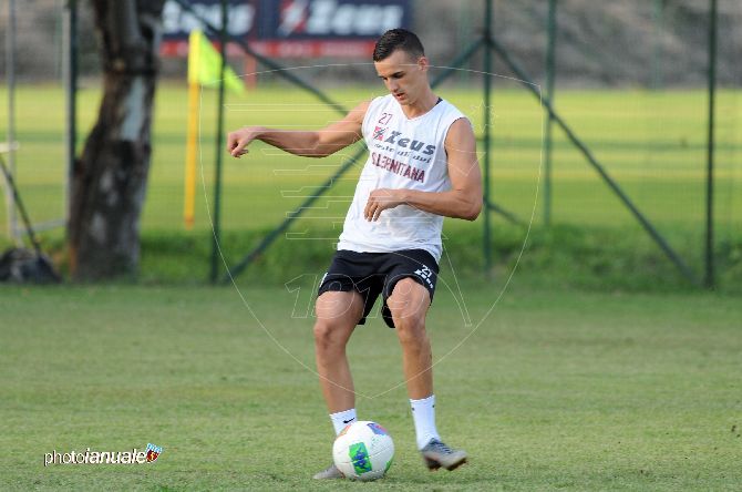 Salernitana, trauma distorsivo – contusivo al ginocchio sinistro