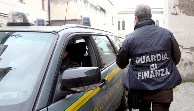 Titolare di azienda bufalina ad Altavilla evade il fisco: sequestro da 270mila euro