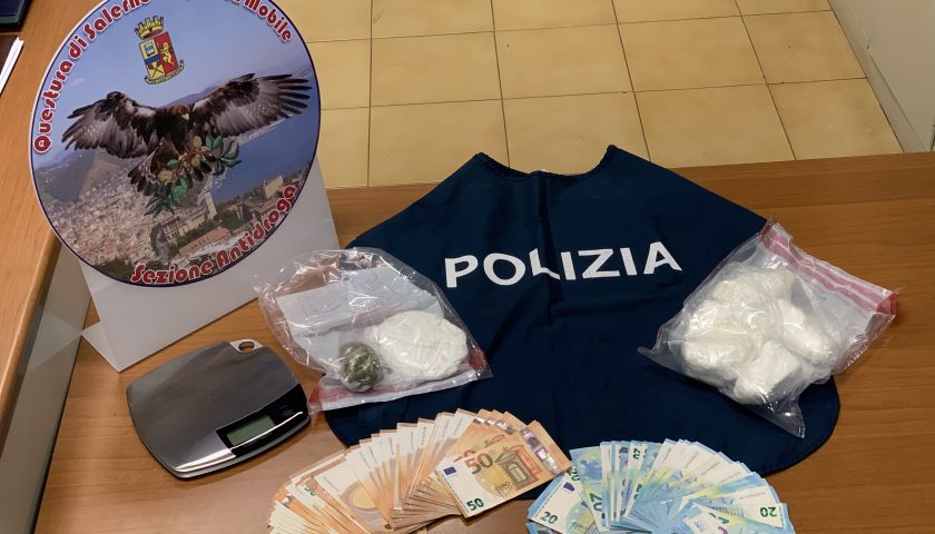 Si barrica in casa per evitare l’arresto, in manette giovane pusher ed il suo complice