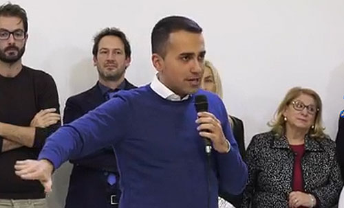 Di Maio a Salerno: «De Luca ci corteggia ma noi non andremo mai con il Governatore»