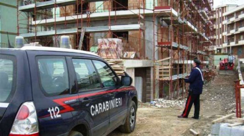 Scafati, tentano di rubare impalcatura nel cantiere: in 6 nei guai
