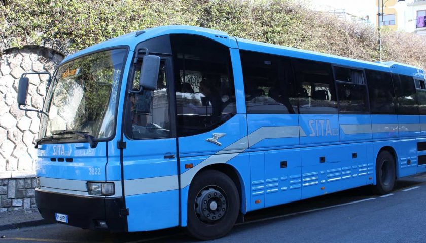Aggrediti due dipendenti della Sita sul bus Napoli/Salerno