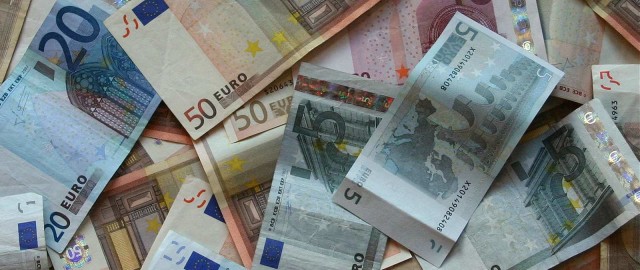 Perde 1000 euro, nocerina lancia l’appello sui social e glieli restituiscono