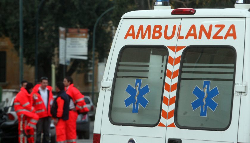 Auto nella scarpata a Pontecagnano, giovane salvata da un vigile del fuoco