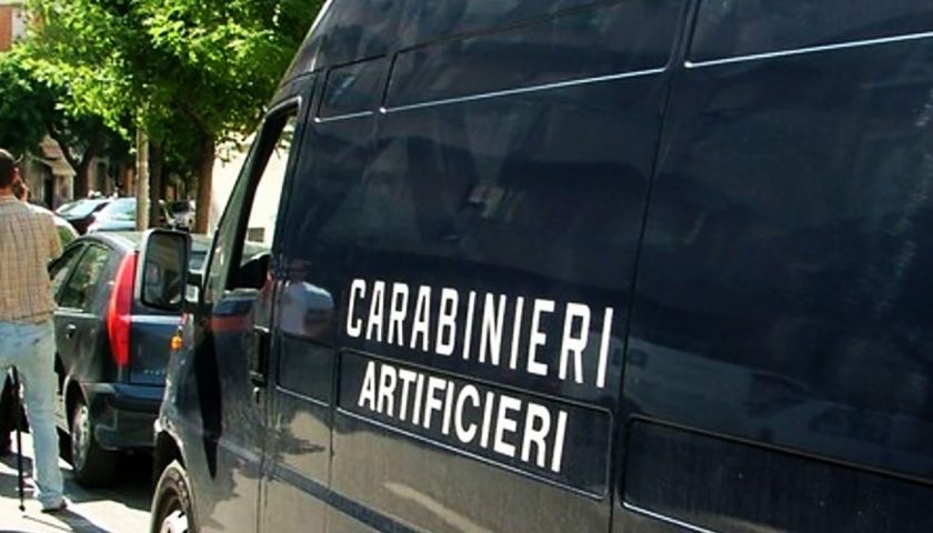 Ordigno bellico trovato a Fisciano: intervengono gli artificieri